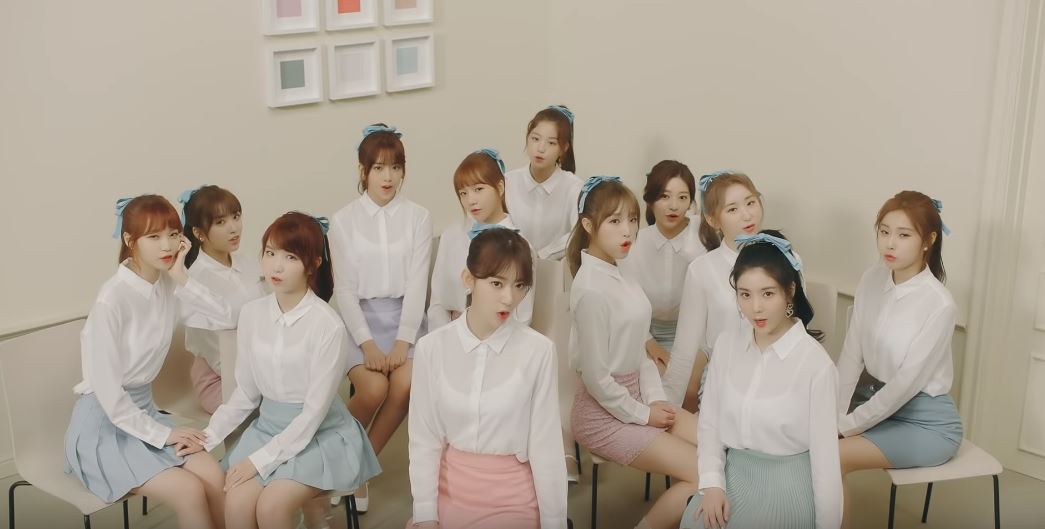 Review La Vie En Rose Iz One Kpopreviewed La vie en rose is the signature song of popular french singer edith piaf, written in 1945, popularized in 1946, and released as a single in 1947. review la vie en rose iz one